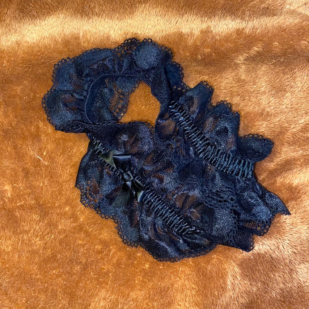 Savage X Fenty black ruffle garter